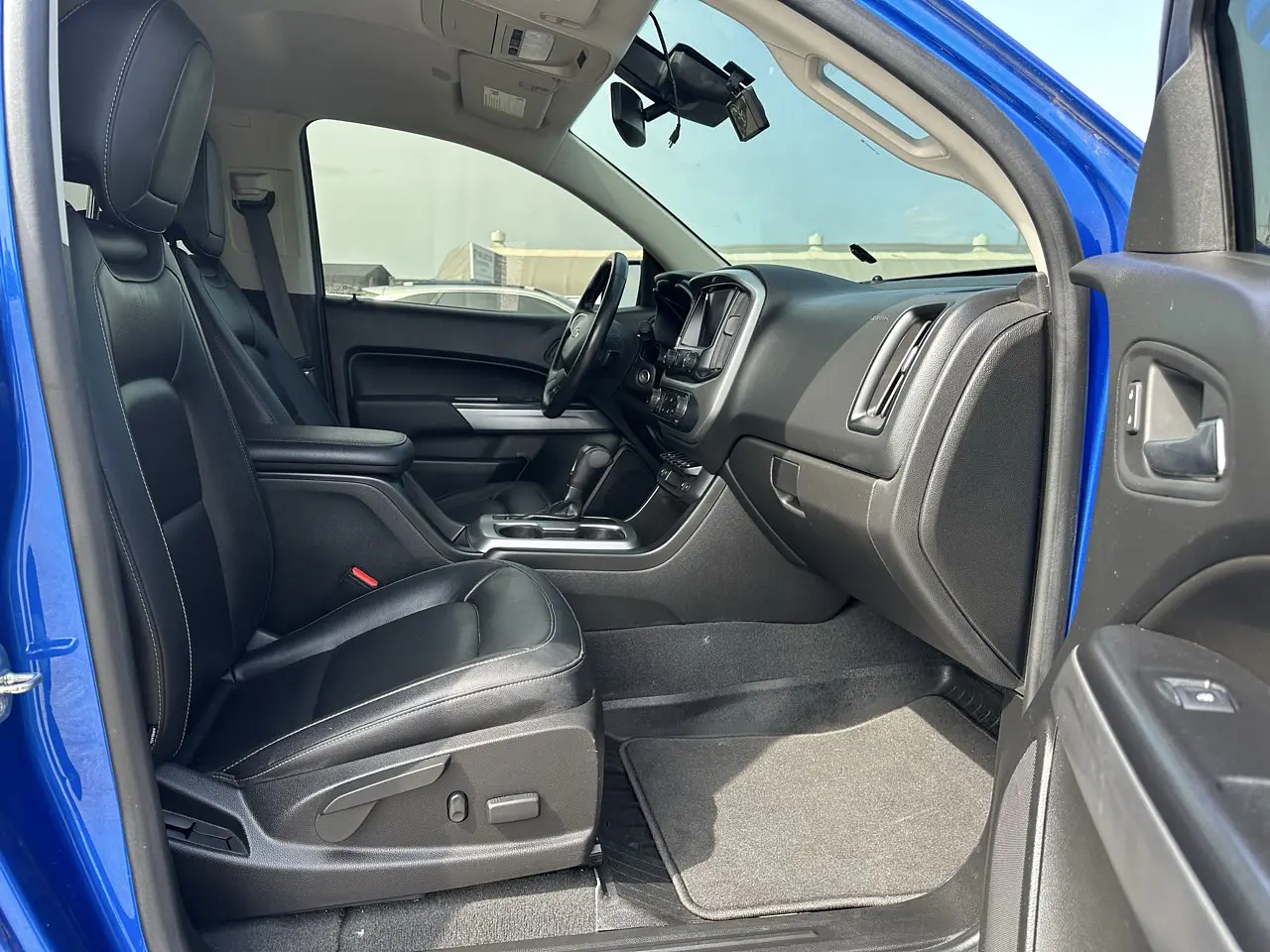 CHEVROLET COLORADO 2020 / 5PASAJEROS / GASOLINA 3.6 / CAMARA R  28