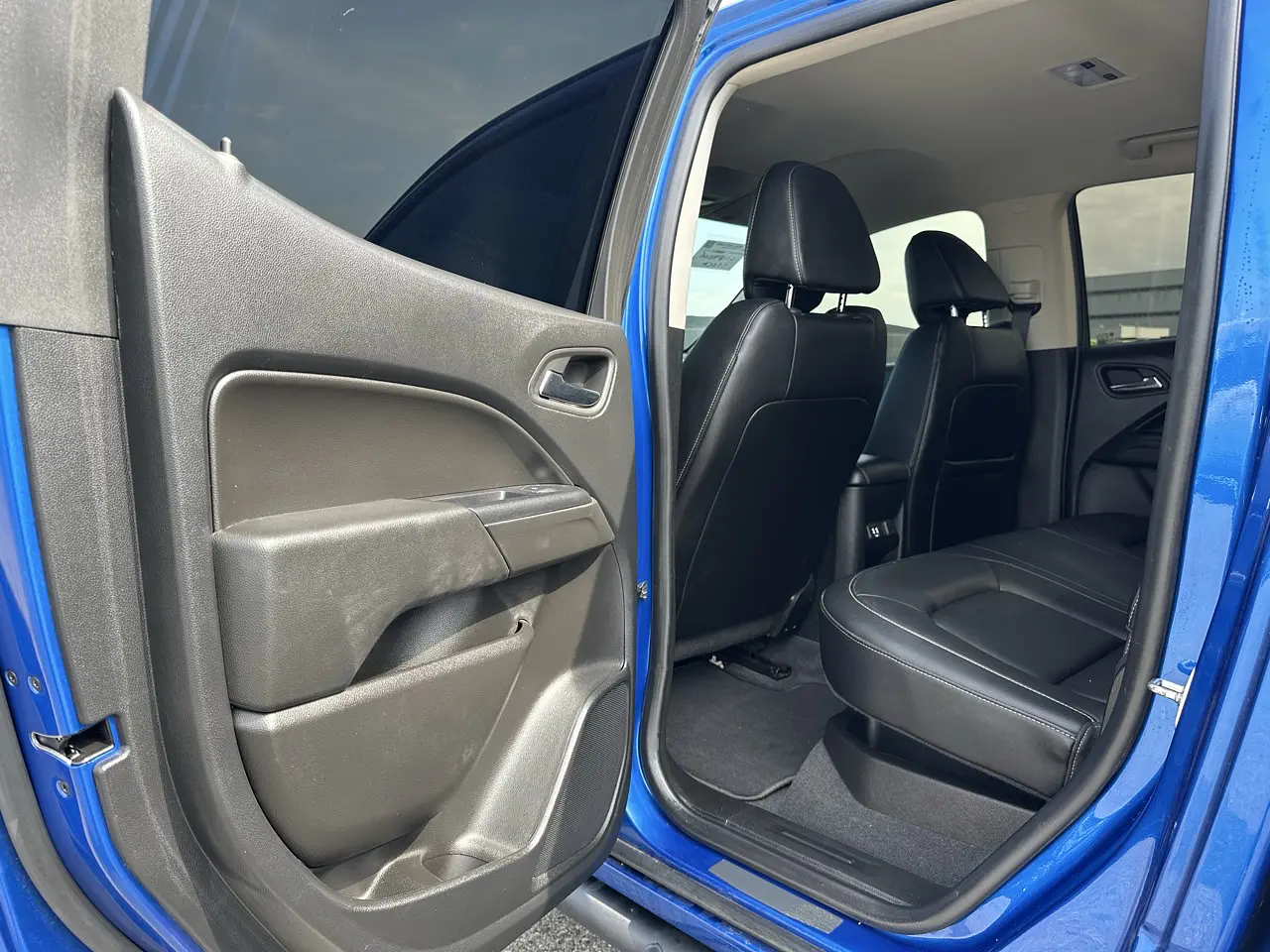 CHEVROLET COLORADO 2020 / 5PASAJEROS / GASOLINA 3.6 / CAMARA R  30