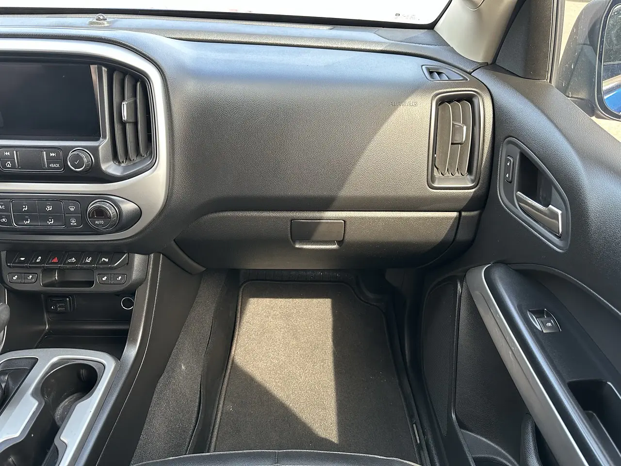 CHEVROLET COLORADO 2020 / 5PASAJEROS / GASOLINA 3.6 / CAMARA R  19