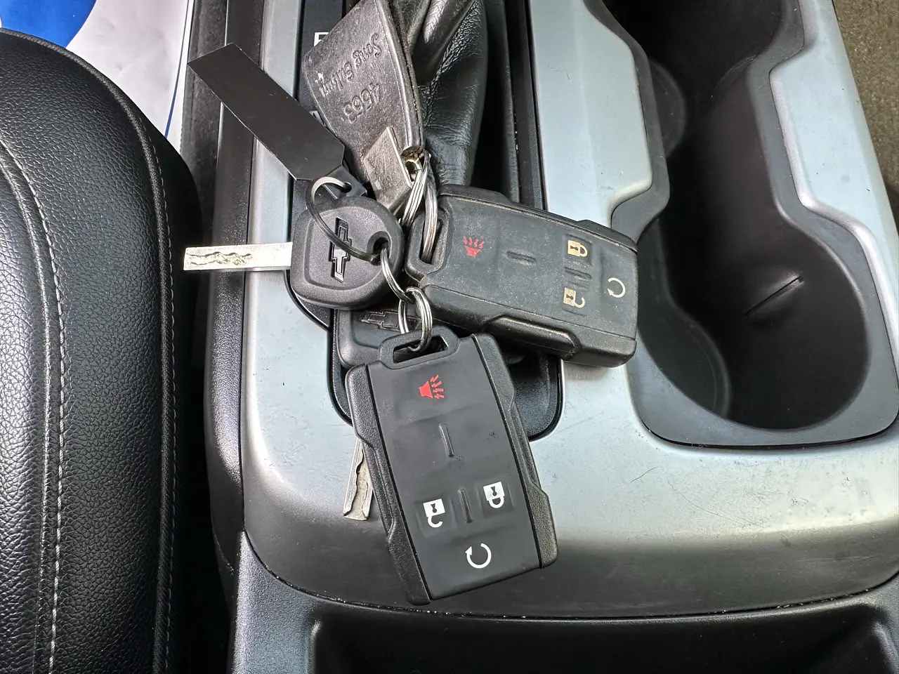 CHEVROLET COLORADO 2020 / 5PASAJEROS / GASOLINA 3.6 / CAMARA R  25