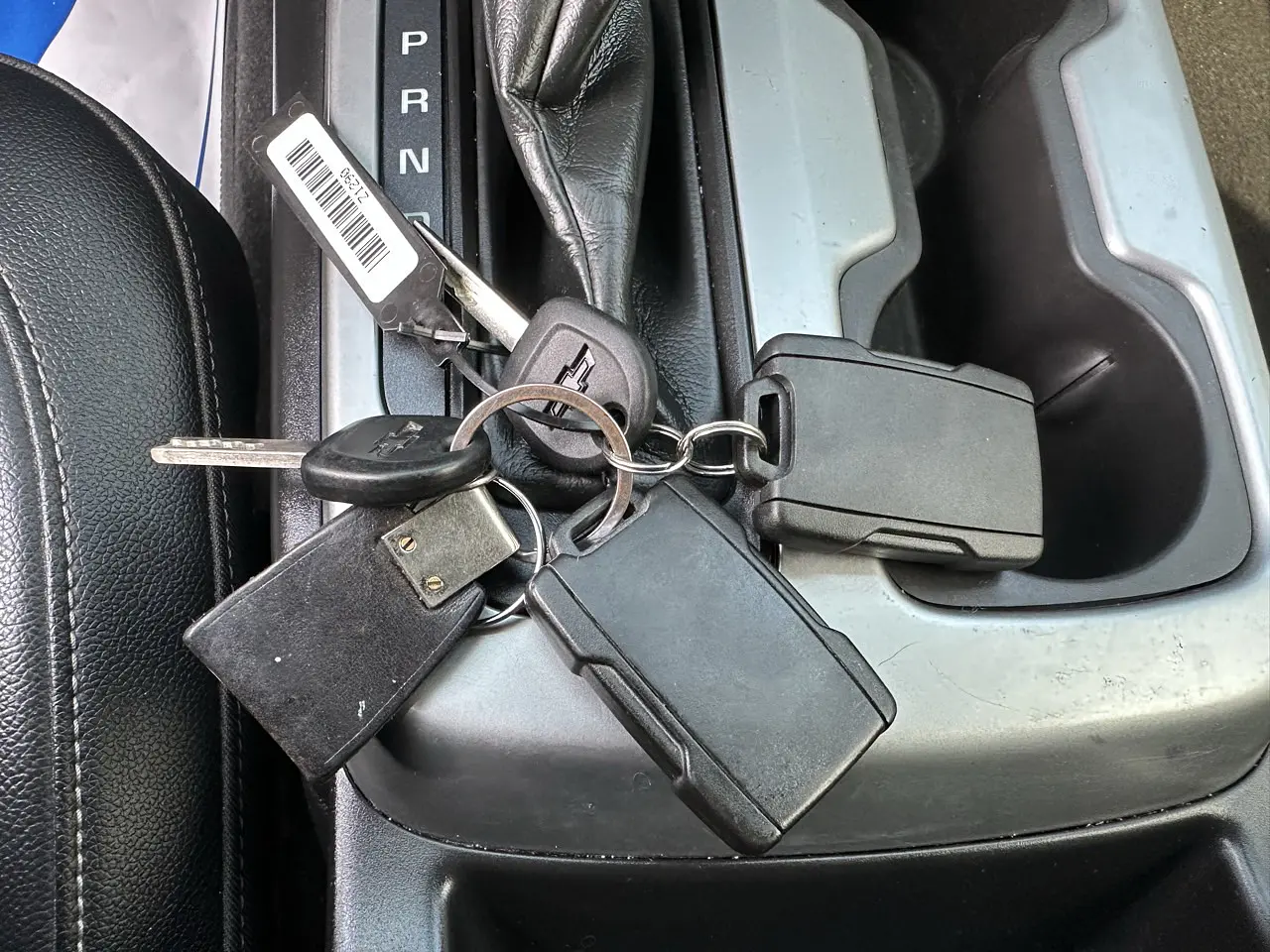 CHEVROLET COLORADO 2020 / 5PASAJEROS / GASOLINA 3.6 / CAMARA R  24