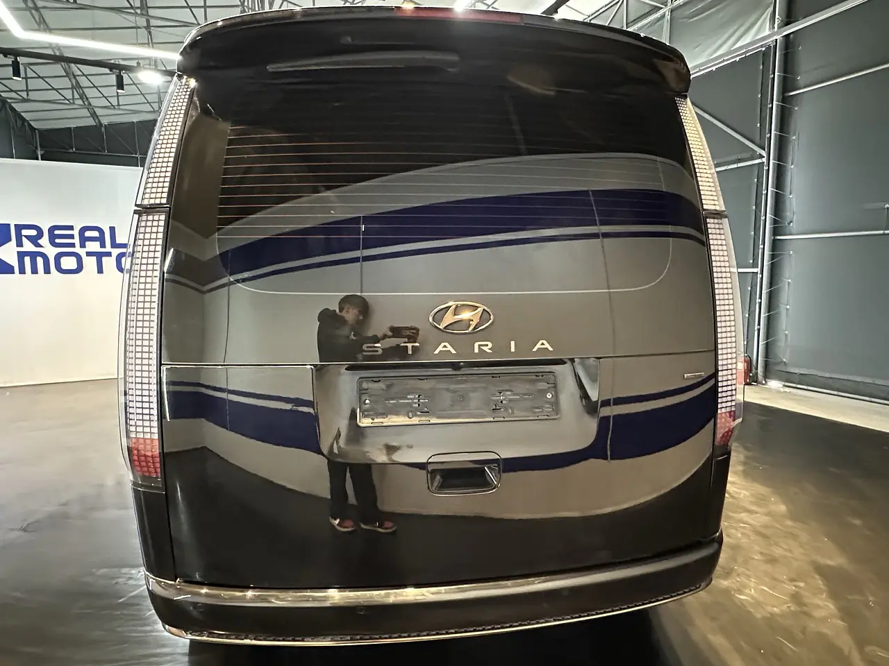 HYUNDAI STARIA 2024 / 7PASAJEROS / CÁMARA 360 /4WD / DIESEL 5