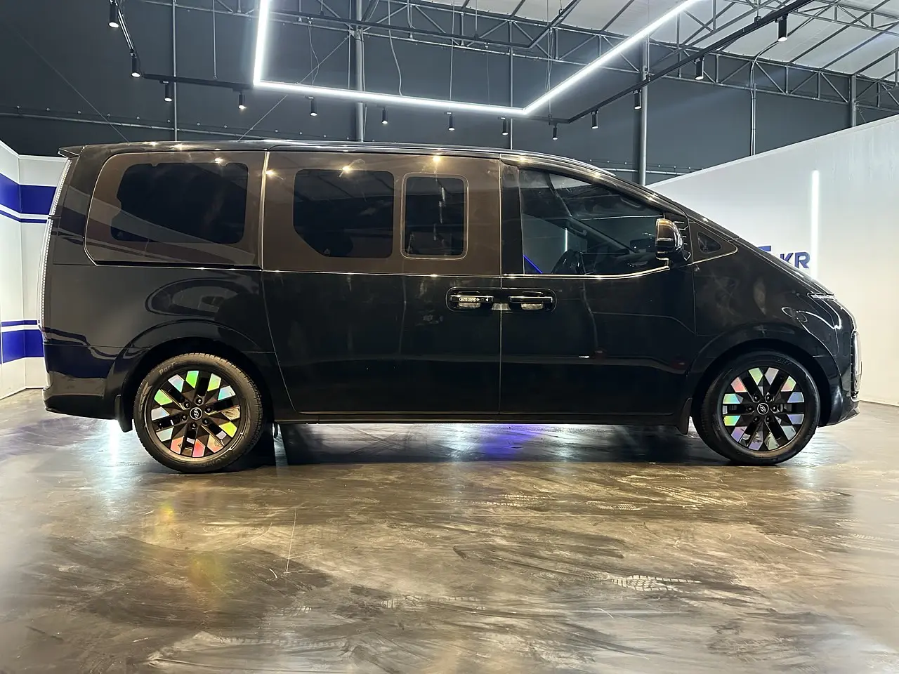 HYUNDAI STARIA 2024 / 7PASAJEROS / CÁMARA 360 /4WD / DIESEL 7