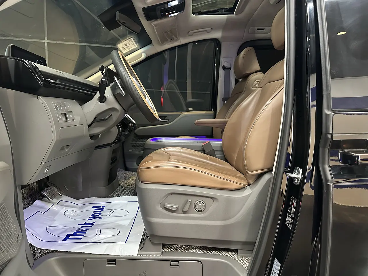 HYUNDAI STARIA 2024 / 7PASAJEROS / CÁMARA 360 /4WD / DIESEL 15