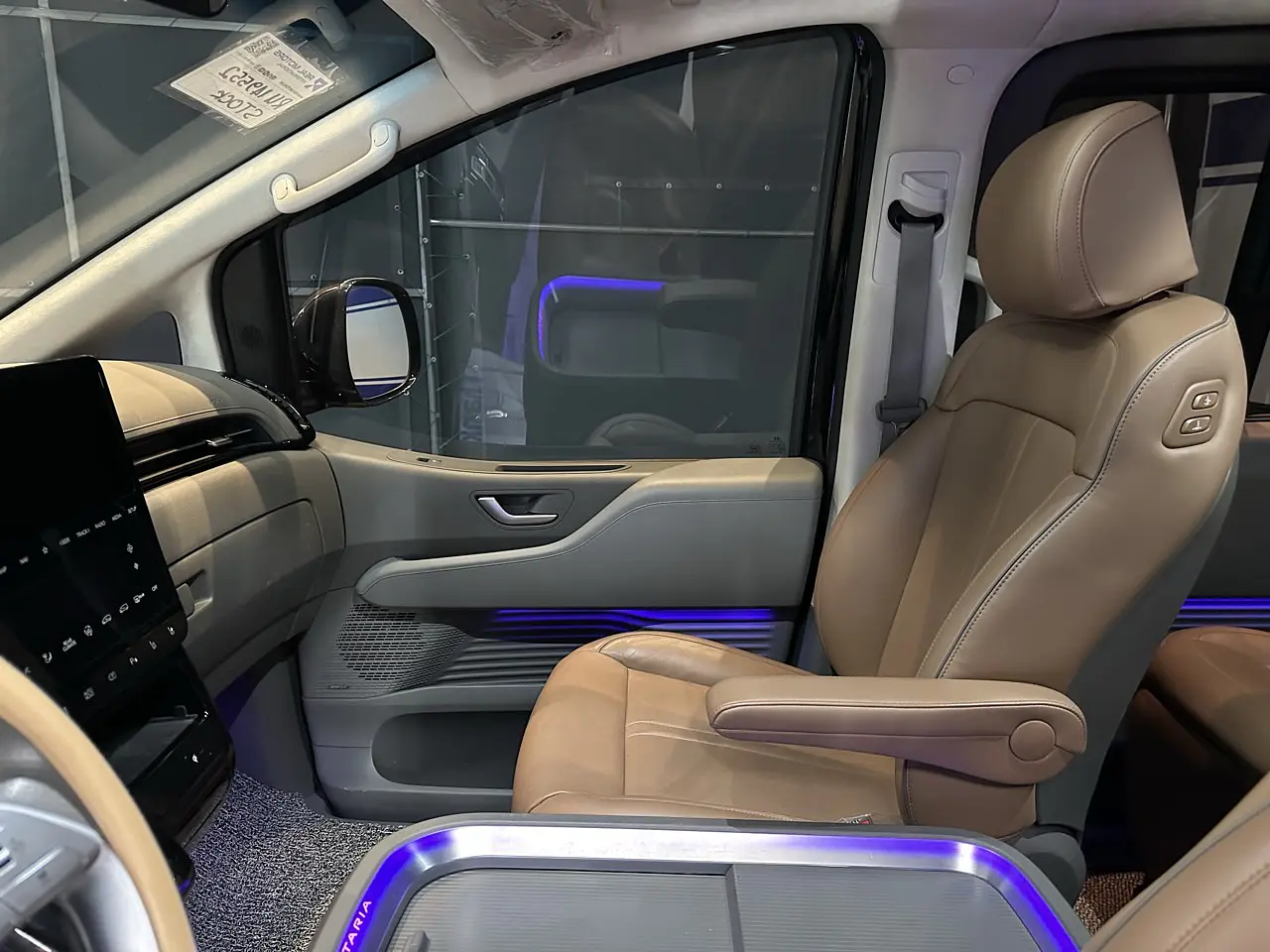 HYUNDAI STARIA 2024 / 7PASAJEROS / CÁMARA 360 /4WD / DIESEL 16