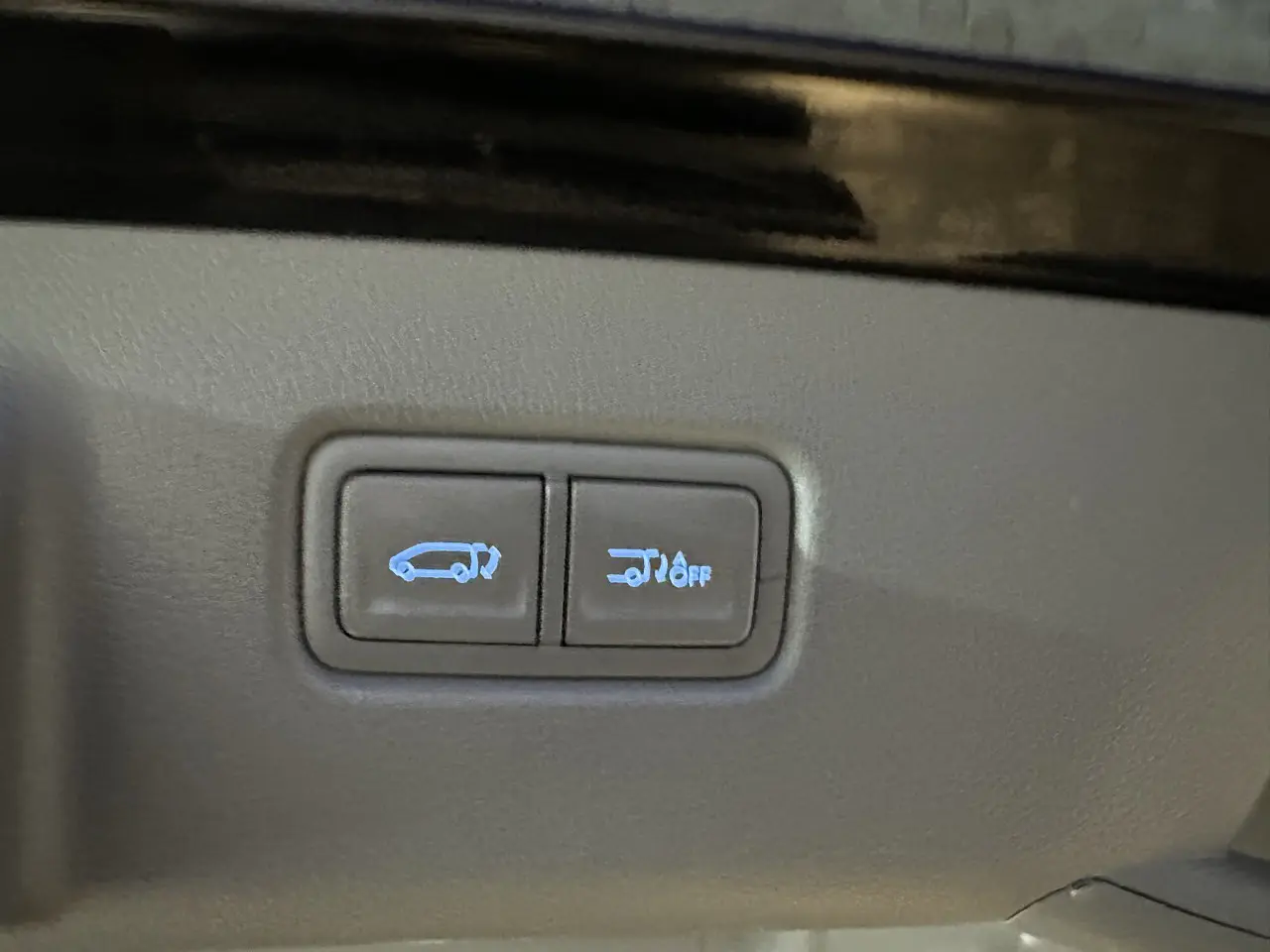 HYUNDAI STARIA 2024 / 7PASAJEROS / CÁMARA 360 /4WD / DIESEL 26