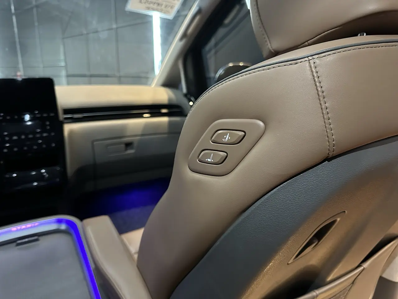 HYUNDAI STARIA 2024 / 7PASAJEROS / CÁMARA 360 /4WD / DIESEL 30