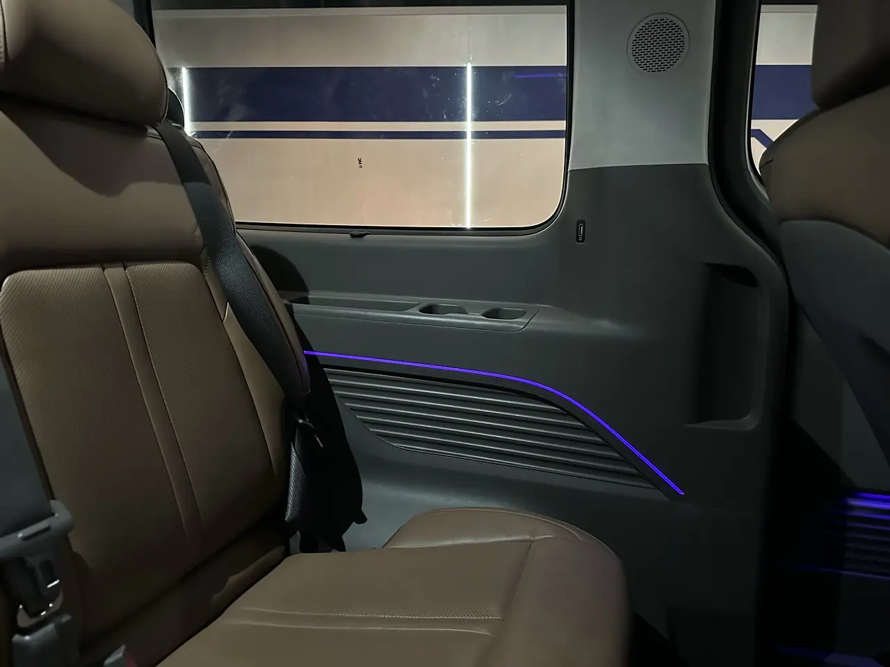 HYUNDAI STARIA 2024 / 7PASAJEROS / CÁMARA 360 /4WD / DIESEL 34