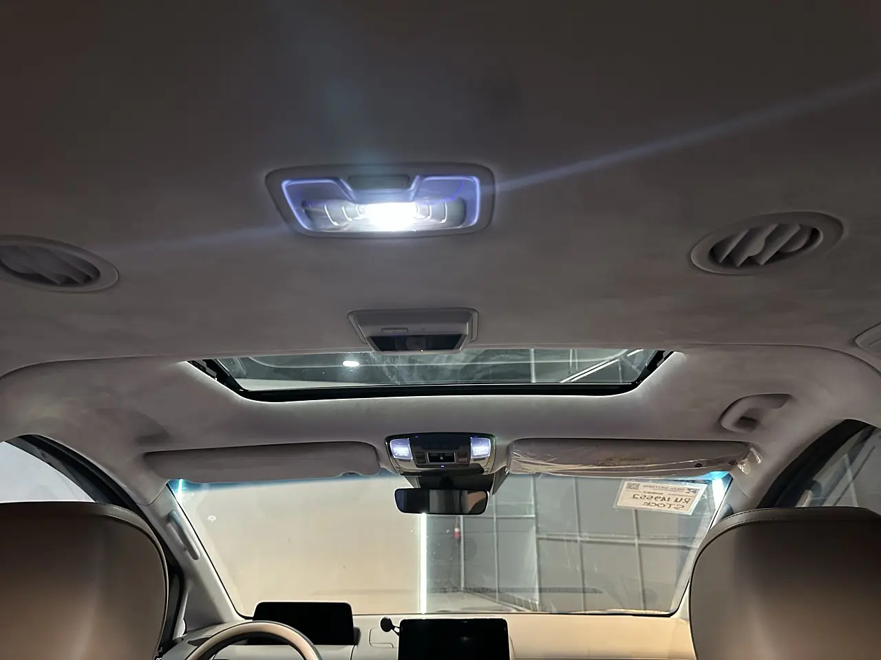 HYUNDAI STARIA 2024 / 7PASAJEROS / CÁMARA 360 /4WD / DIESEL 21