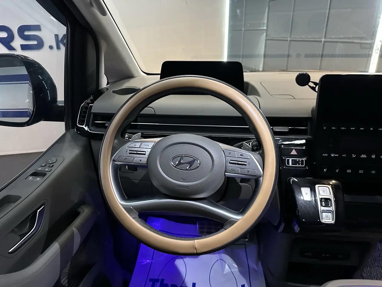 HYUNDAI STARIA 2024 / 7PASAJEROS / CÁMARA 360 /4WD / DIESEL 22