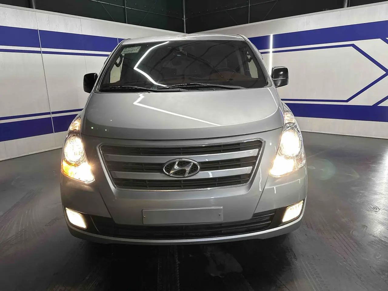 HYUNDAI STAREX 2016 / 12PASAJEROS / CAMARA R / DIESEL  2
