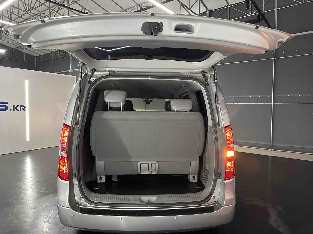 HYUNDAI STAREX 2016 / 12PASAJEROS / CAMARA R / DIESEL  23