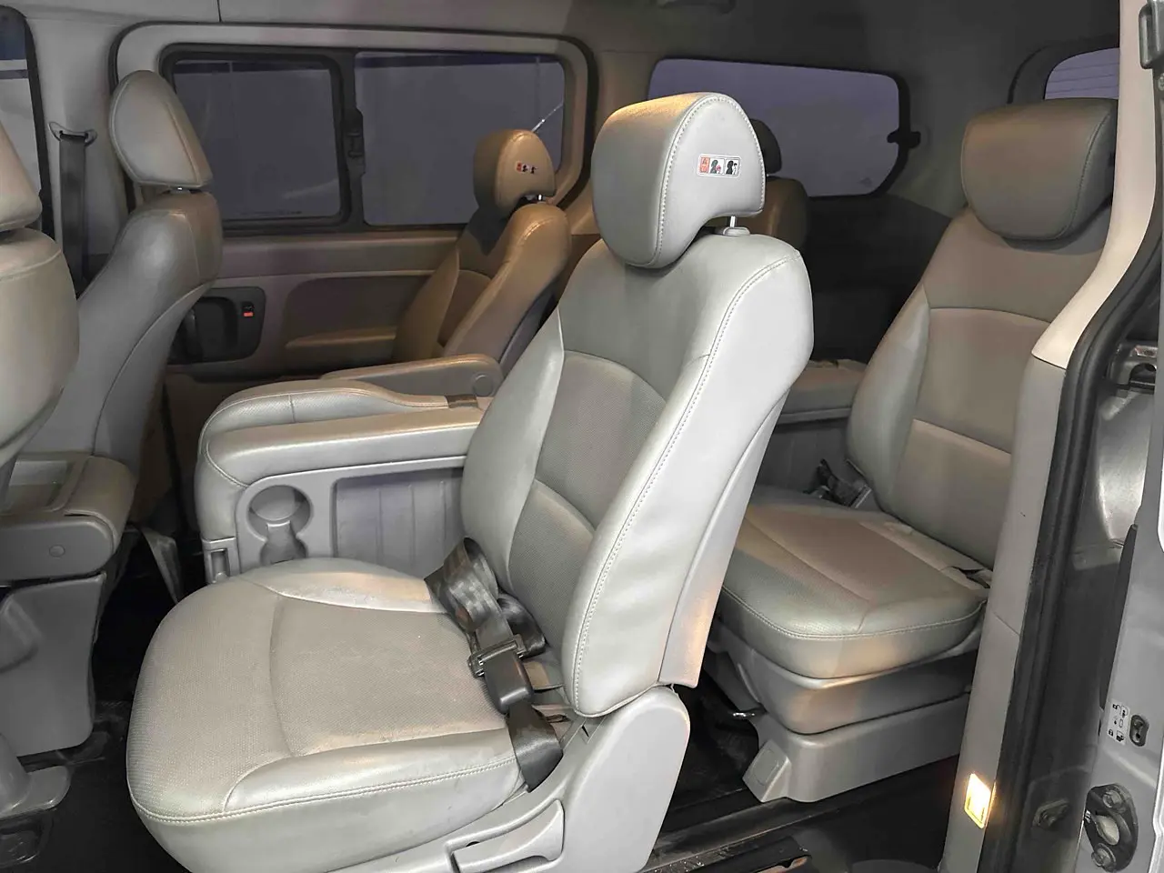 HYUNDAI STAREX 2016 / 12PASAJEROS / CAMARA R / DIESEL  17