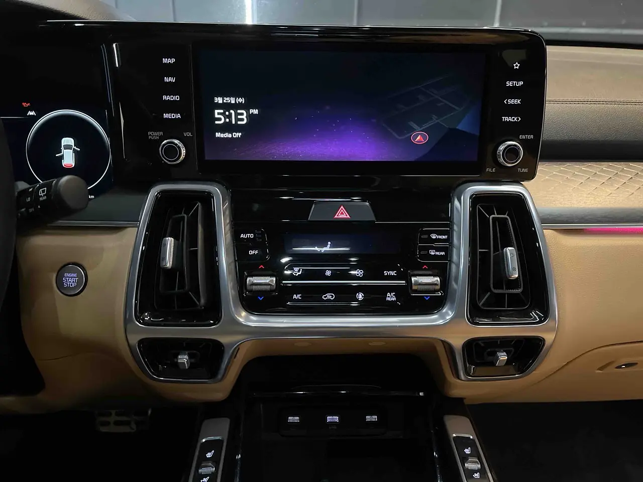 KIA SORENTO 2023 / 7PASAJEROS / CAMARA 360 / SMART KEY / DIESEL  18