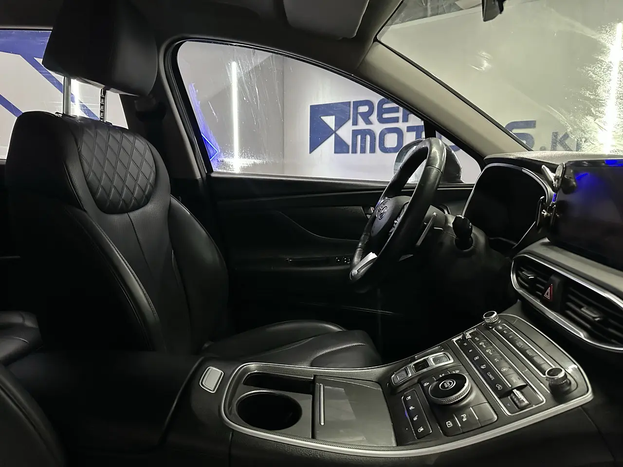 HYUNDAI THE NEW SANTAFE 2021 / 7PASAJEROS / CAMARA R / AUTOMATICO / DIESEL  24