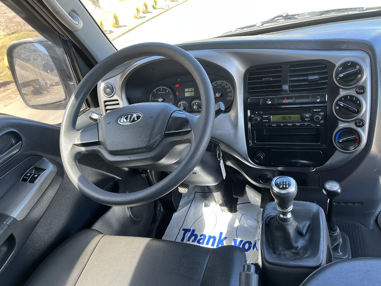 KIA BONGO 2013 / CAB SIMPLE / MECANICA / 1TON / DIESEL / 4WD  14