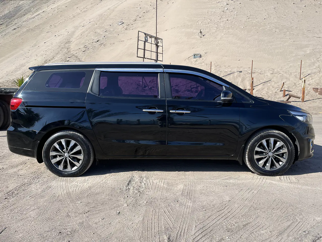 KIA ALL NEW CARNIVAL 2018 / 9PASAJEROS / DIESEL / R CAMARA / SMART KEY 7