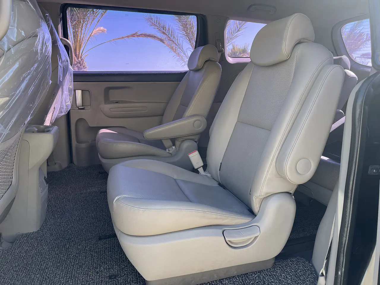 KIA ALL NEW CARNIVAL 2018 / 9PASAJEROS / DIESEL / R CAMARA / SMART KEY 27