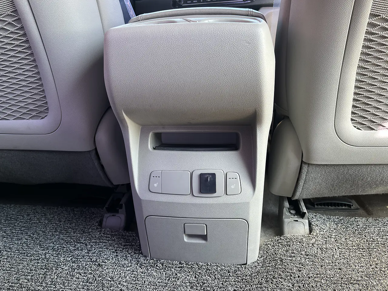 KIA ALL NEW CARNIVAL 2018 / 9PASAJEROS / DIESEL / R CAMARA / SMART KEY 30