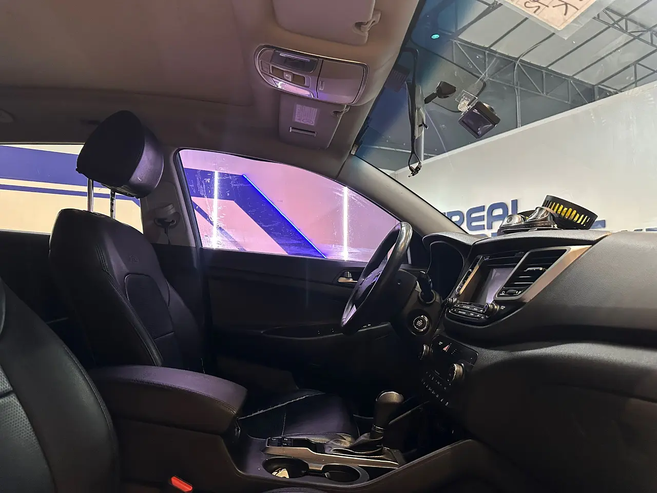 HYUNDAI TUCSON 2017 / CAMARA R / SUNROOF / DIESEL 1.7 / 2WD 23