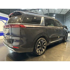 KIA Carnival — foto 8 de 16