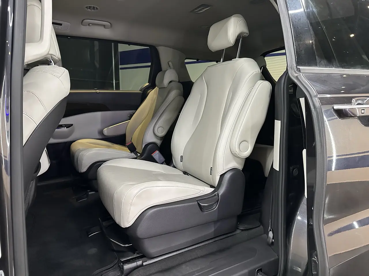 KIA CARNIVAL 2021 / 9PASAJEROS / CAMARA 360 / P. ELECTRICA / DIESEL 27