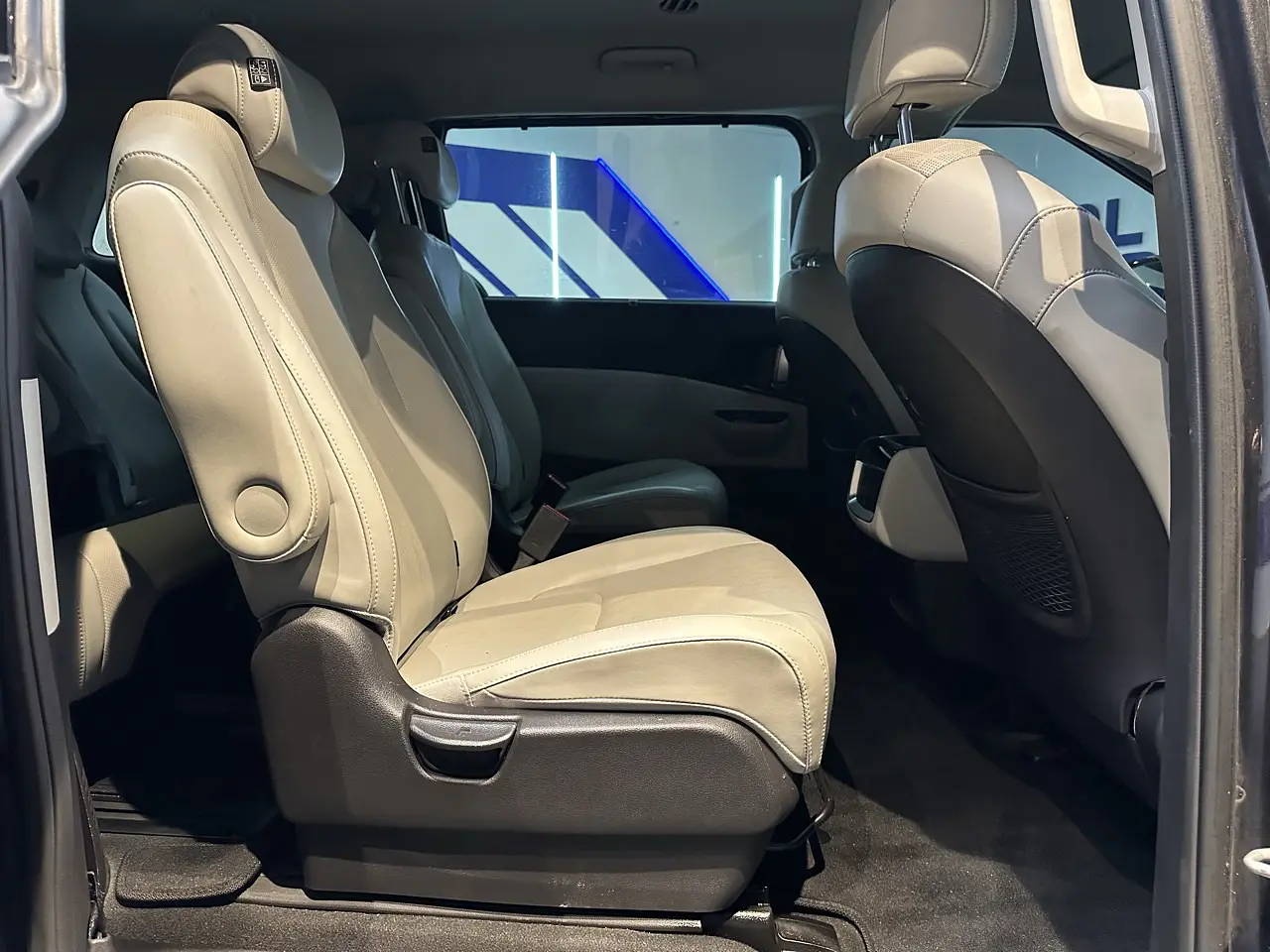 KIA CARNIVAL 2021 / 9PASAJEROS / CAMARA 360 / P. ELECTRICA / DIESEL 31