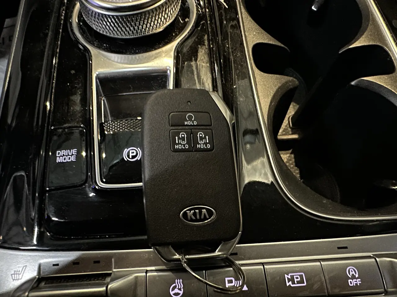 KIA CARNIVAL 2021 / 9PASAJEROS / CAMARA 360 / P. ELECTRICA / DIESEL 18