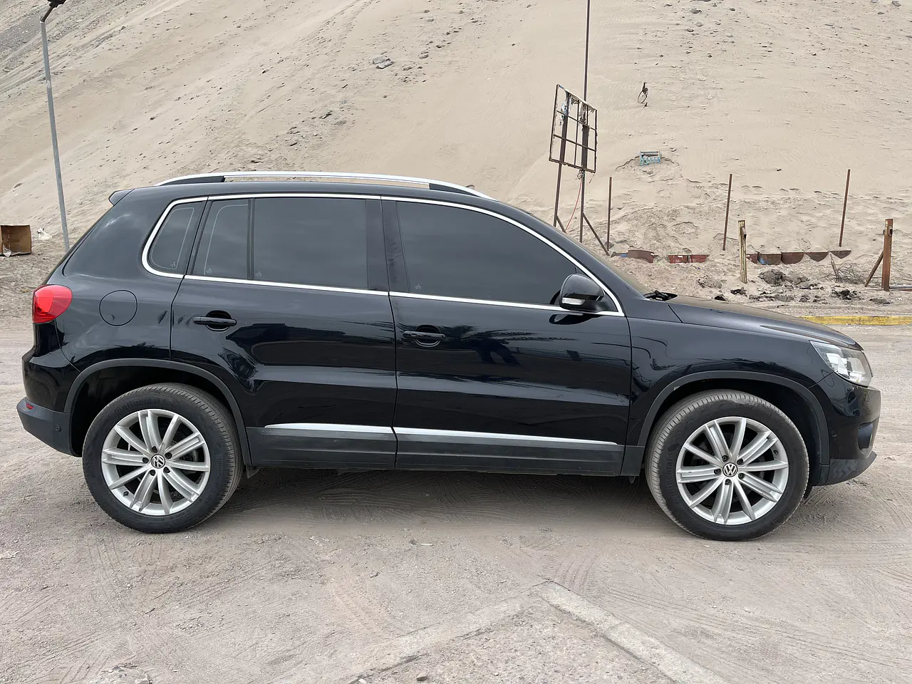 VOLKSWAGEN TIGUAN TDI 2013 / SUNROOF / SMART KEY / 4WD 5