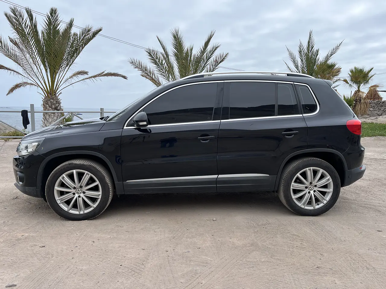 VOLKSWAGEN TIGUAN TDI 2013 / SUNROOF / SMART KEY / 4WD 6
