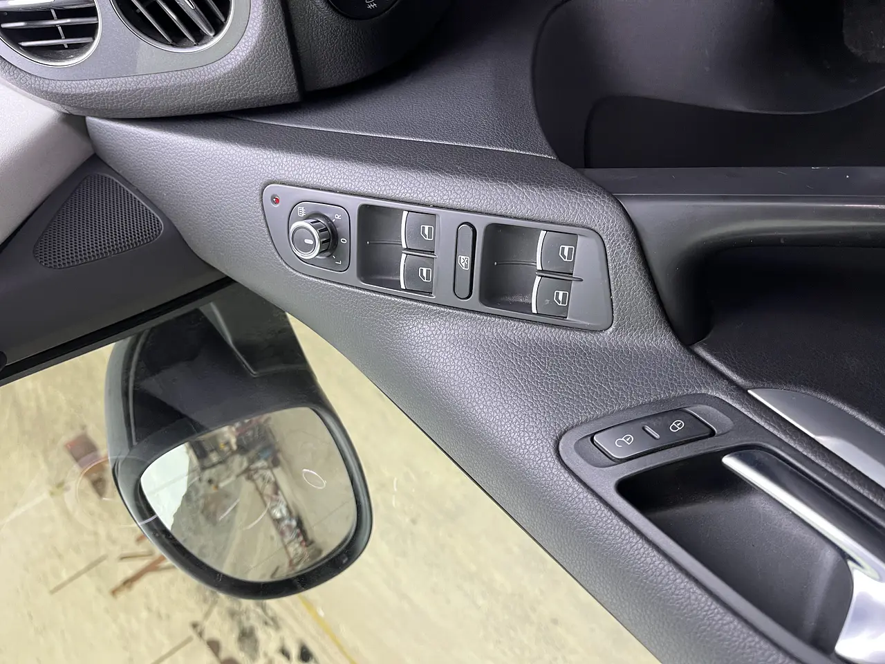 VOLKSWAGEN TIGUAN TDI 2013 / SUNROOF / SMART KEY / 4WD 10