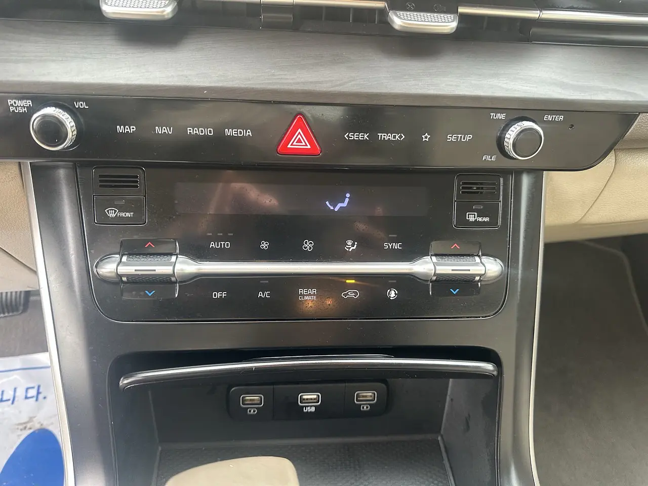 KIA CARNIVAL 2021 / 9PASAJEROS / CAMARA R / DIESEL 20