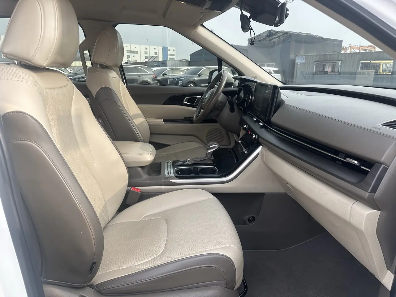 KIA CARNIVAL 2021 / 9PASAJEROS / CAMARA R / DIESEL 24