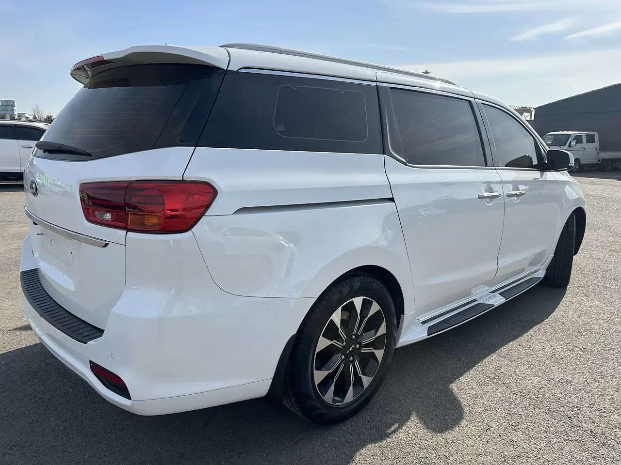 KIA CARNIVAL 2019 / 9PASAJEROS / DIESEL / CAMARA R 6