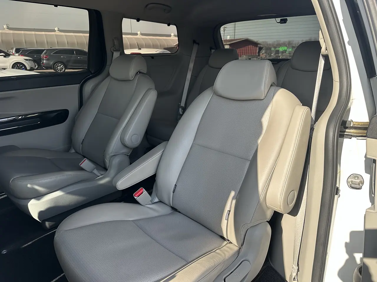 KIA CARNIVAL 2019 / 9PASAJEROS / DIESEL / CAMARA R 27