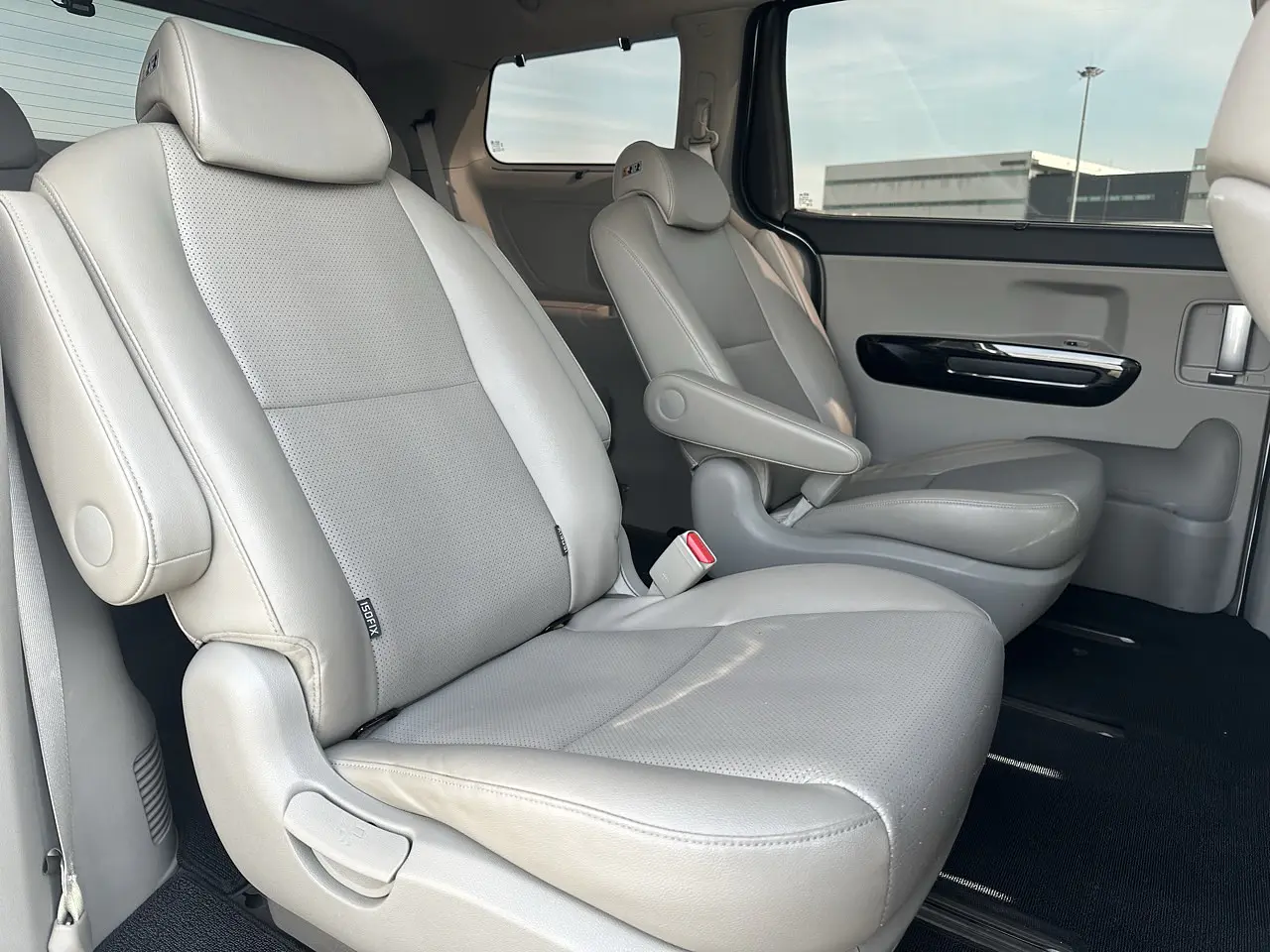 KIA CARNIVAL 2019 / 9PASAJEROS / DIESEL / CAMARA R 28