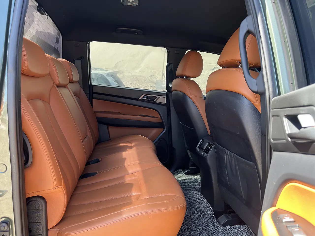 SSANG YONG REXTON SPORTS KHAN 2022 / 4WD DIESEL / CAMERA 32