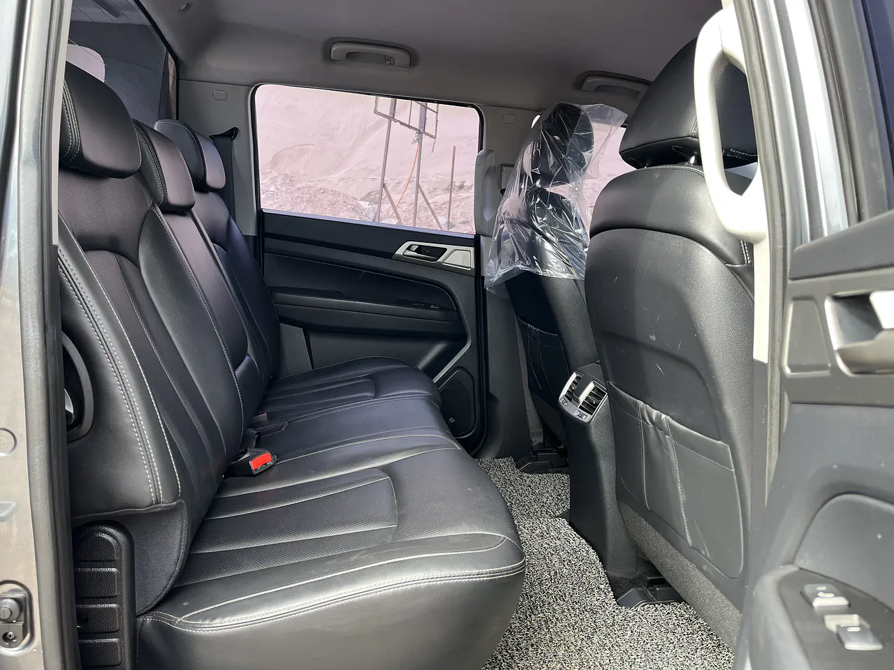SSANG YONG REXTON SPORT 2018 / 4WD / DIESEL 2.2 / SMART KEY 35