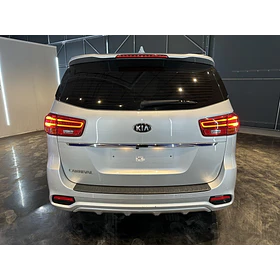 KIA Carnival — foto 5 de 16