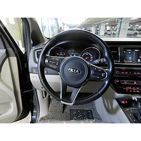 KIA Carnival — foto 6 de 18