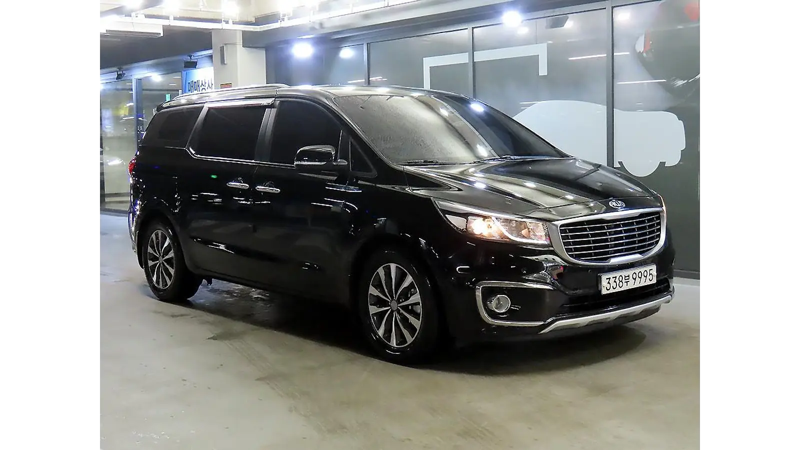 KIA Carnival