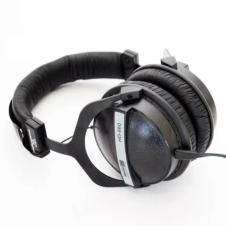 Superlux HD660 Audifonos cerrados 1