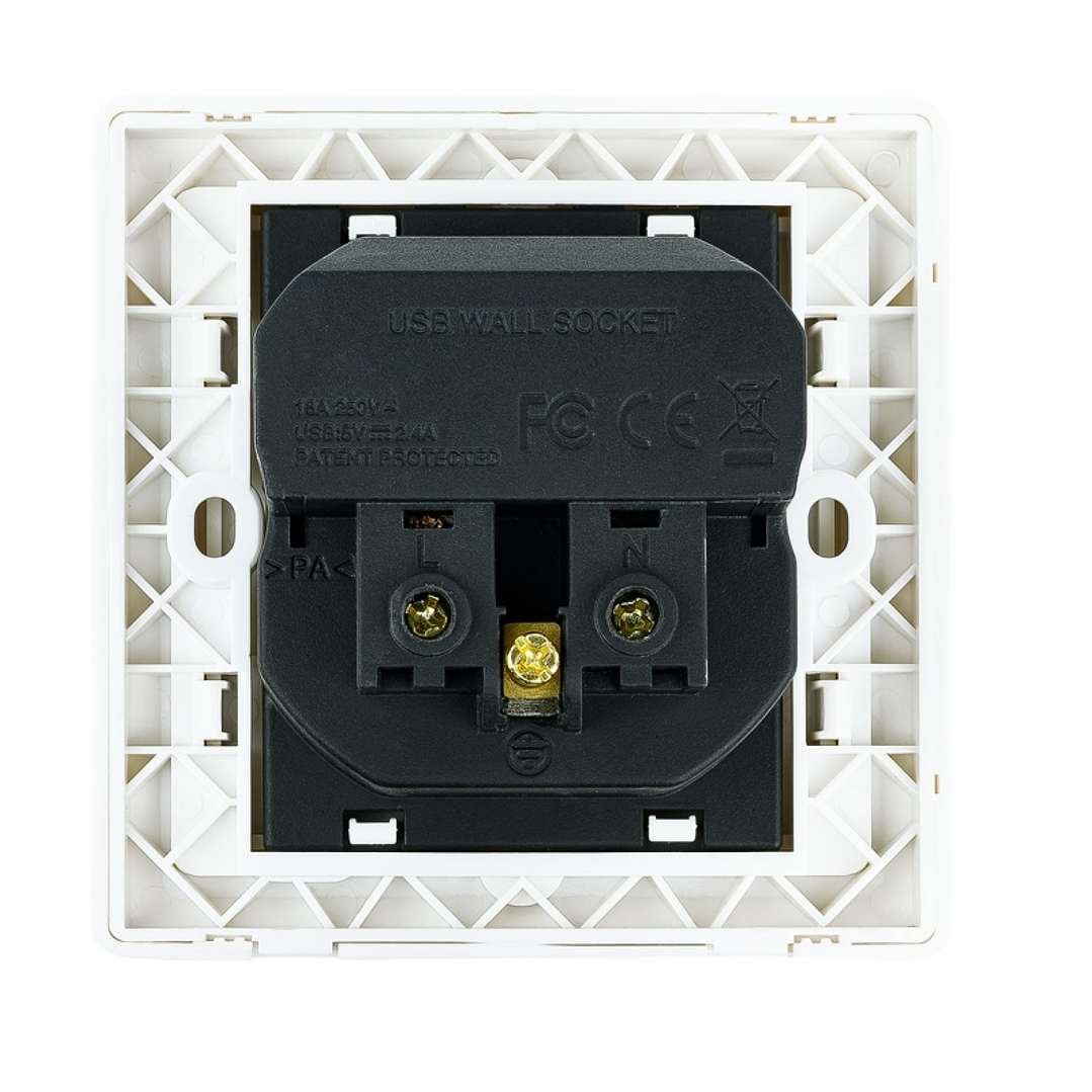 Nanocable Base de enchufe pared schuko+2USB 2.4A 3