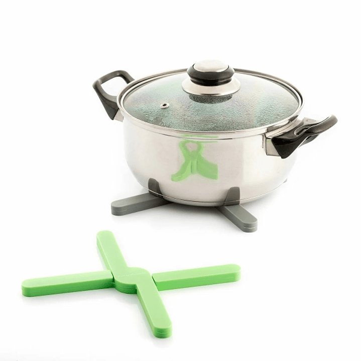 Innovagoods Folvet Pack de 2 Salvamanteles de Silicona - Plegable - Apto para Lavavajillas - Antideslizante - Facil Limpieza - 20x0.5x20cm - Color Ver 1