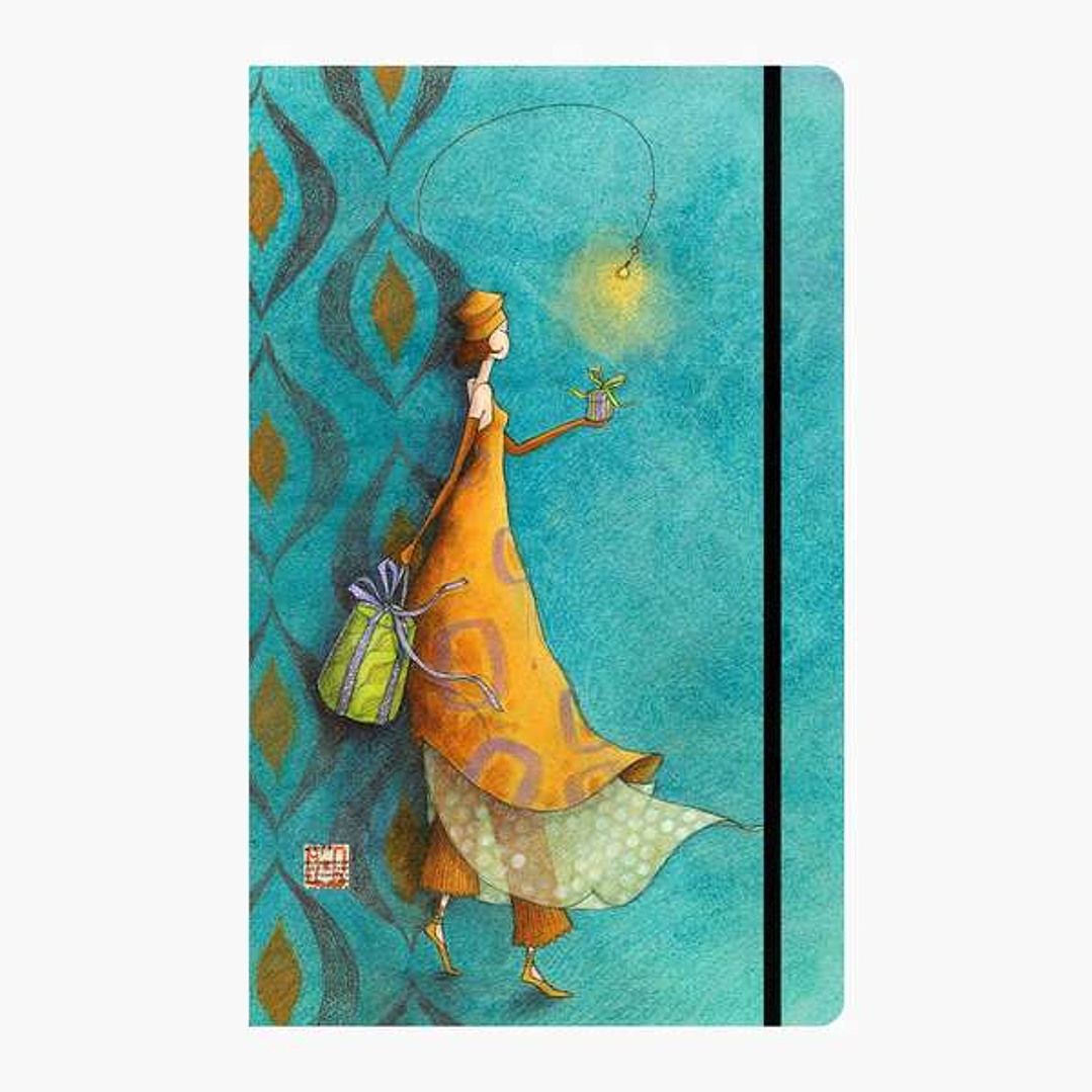 Pictura Gaëlle Boissonnard Cuaderno de Tapa Dura - 13x21cm - Cierre con Cinta Elastica - Cinta de Raso para Marcar La Pagina - 192 Paginas con Lineas 1