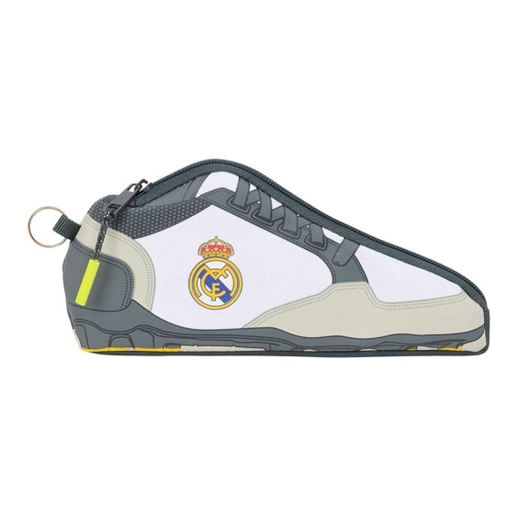 Safta Real Madrid Estuche Portatodo de 0.5L con Forma de Bota - 1 Compartimento - Anilla para Colgar - Cierre con Cremallera - 24x10x2cm - Color Blanc 1