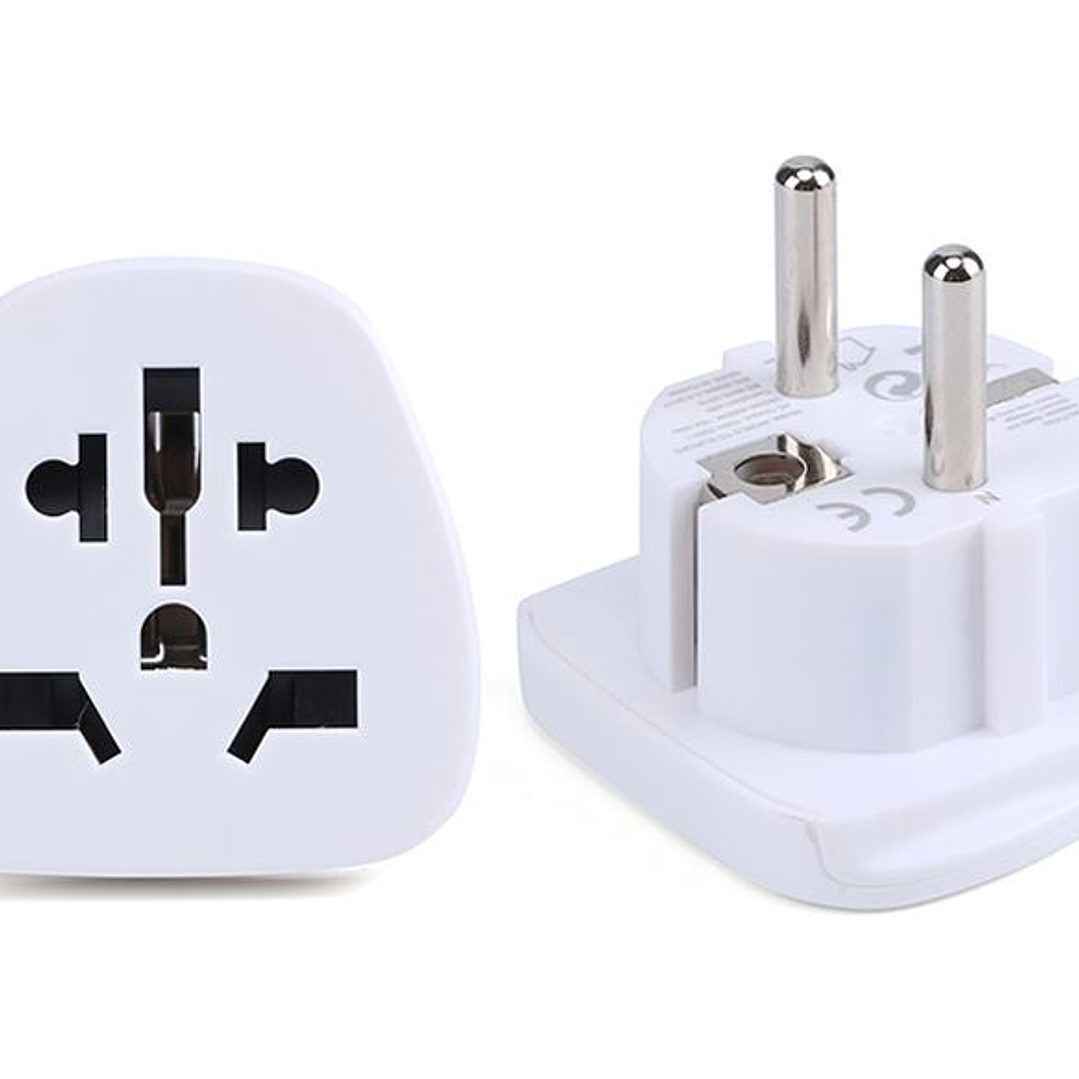 Urban Factory Travelee Adaptador de Viaje Universal - Conexion Entrada Internacional - Conexion Salida UE - Color Blanco 1