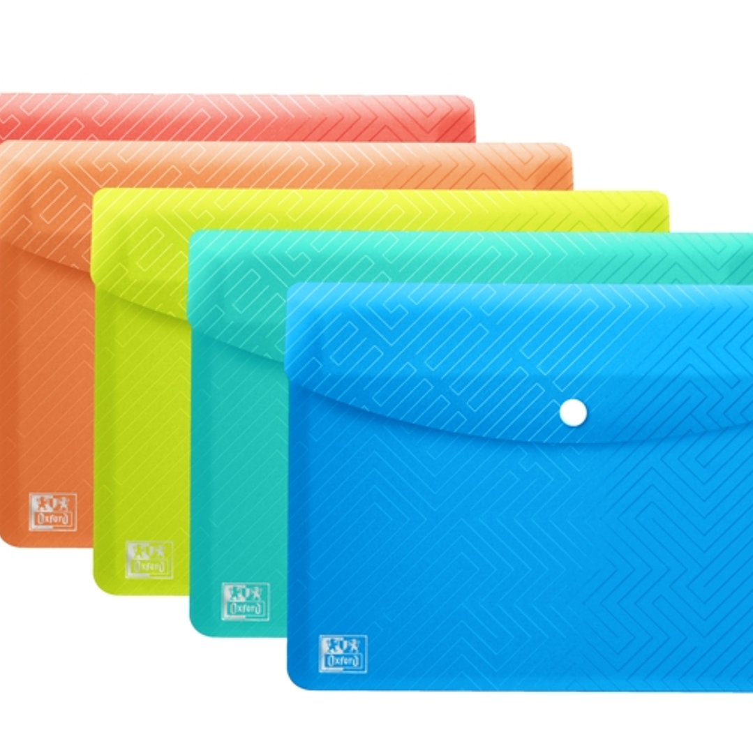 Oxford Urban A6 Sobre Portadocumentos de Plastico Rigido Translucido A6 - Capacidad hasta 40 Hojas - Cierre de Broche - Colores Surtidos 1