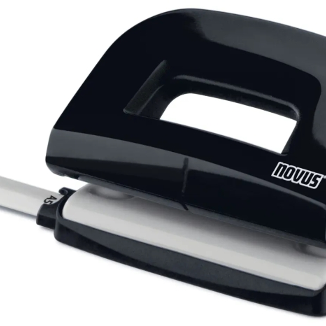 Novus E210 Perforadora Pequeña de Papel - Hasta 10 Hojas - Guia de Posicionamiento - Punzones 5.5mm - Color Negro 1