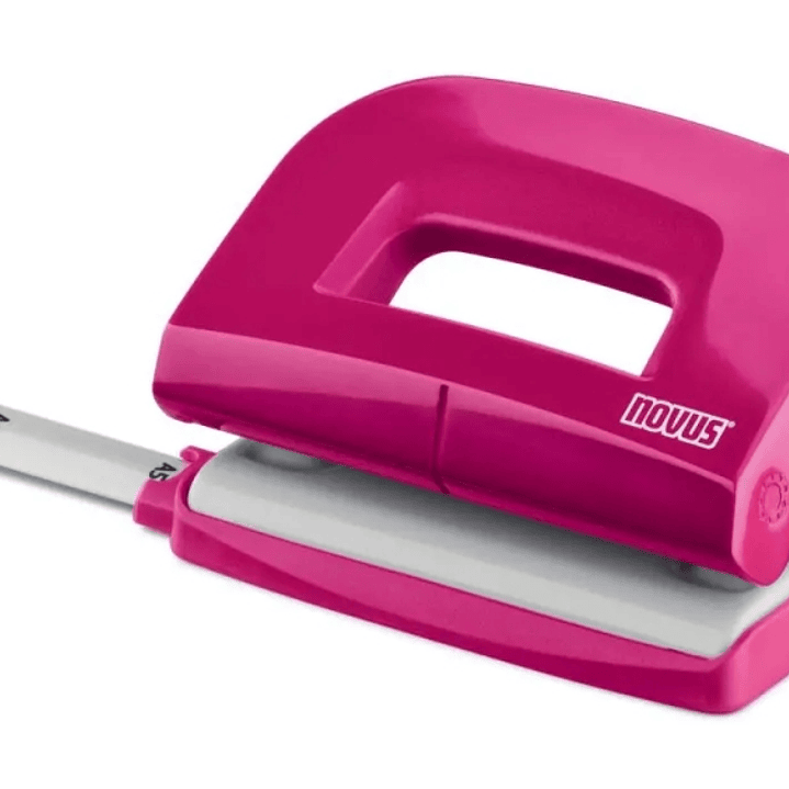 Novus E210 Fresh Perforadora Pequeña de Papel - Hasta 10 Hojas - Guia de Posicionamiento - Punzones 5.5mm - Color Rosa 1